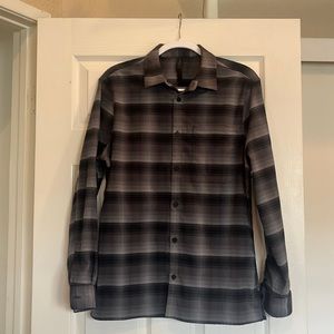 Mens Lululemon Grey/Black Long Sleeve Plaid Shirt 100% Polyester (Stretchy)